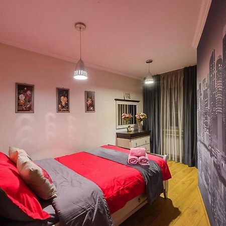 Apartamento Золотой Квадрат Шевченко 75 Almatý Exterior foto