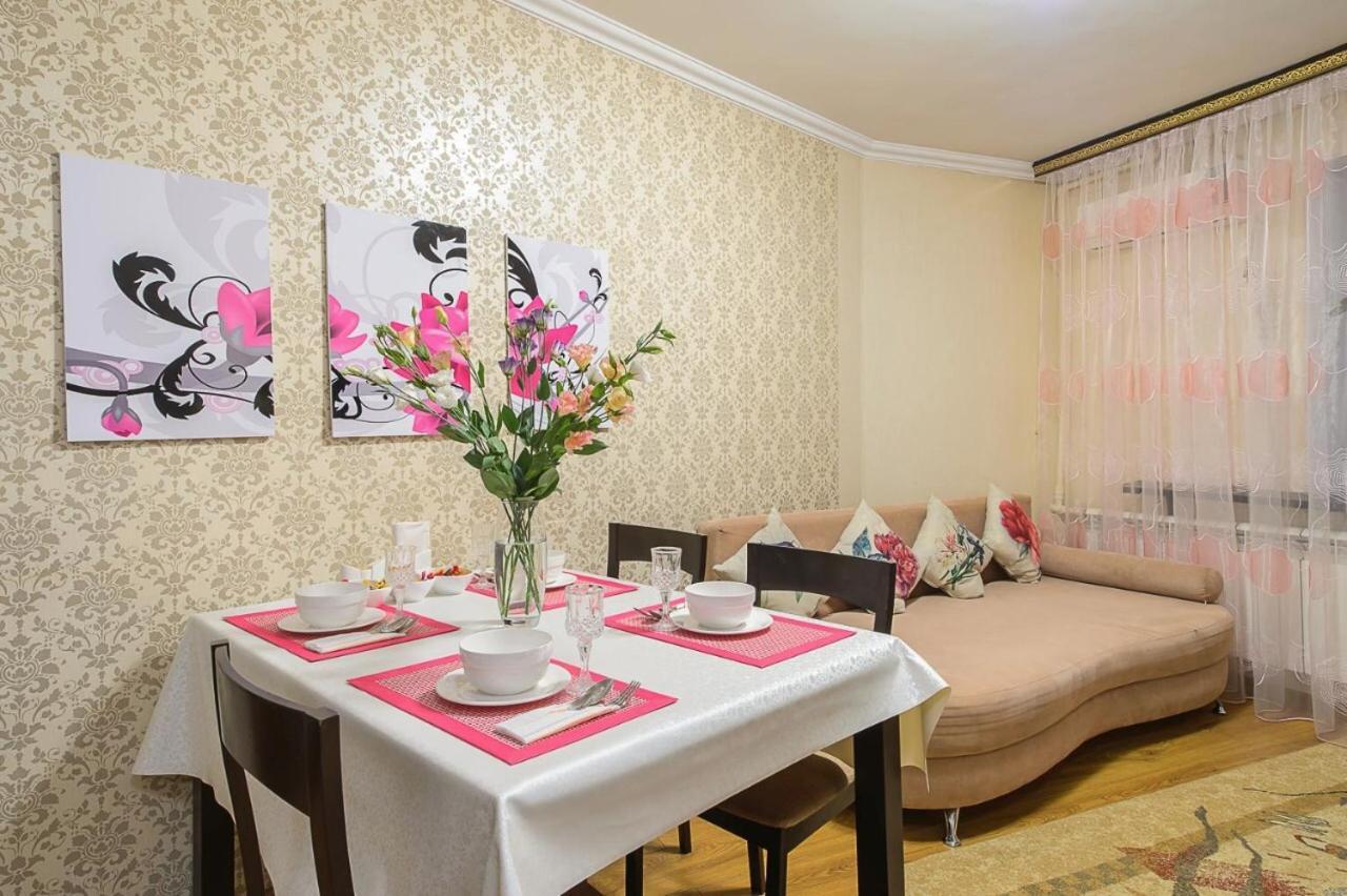 Apartamento Золотой Квадрат Шевченко 75 Almatý Exterior foto