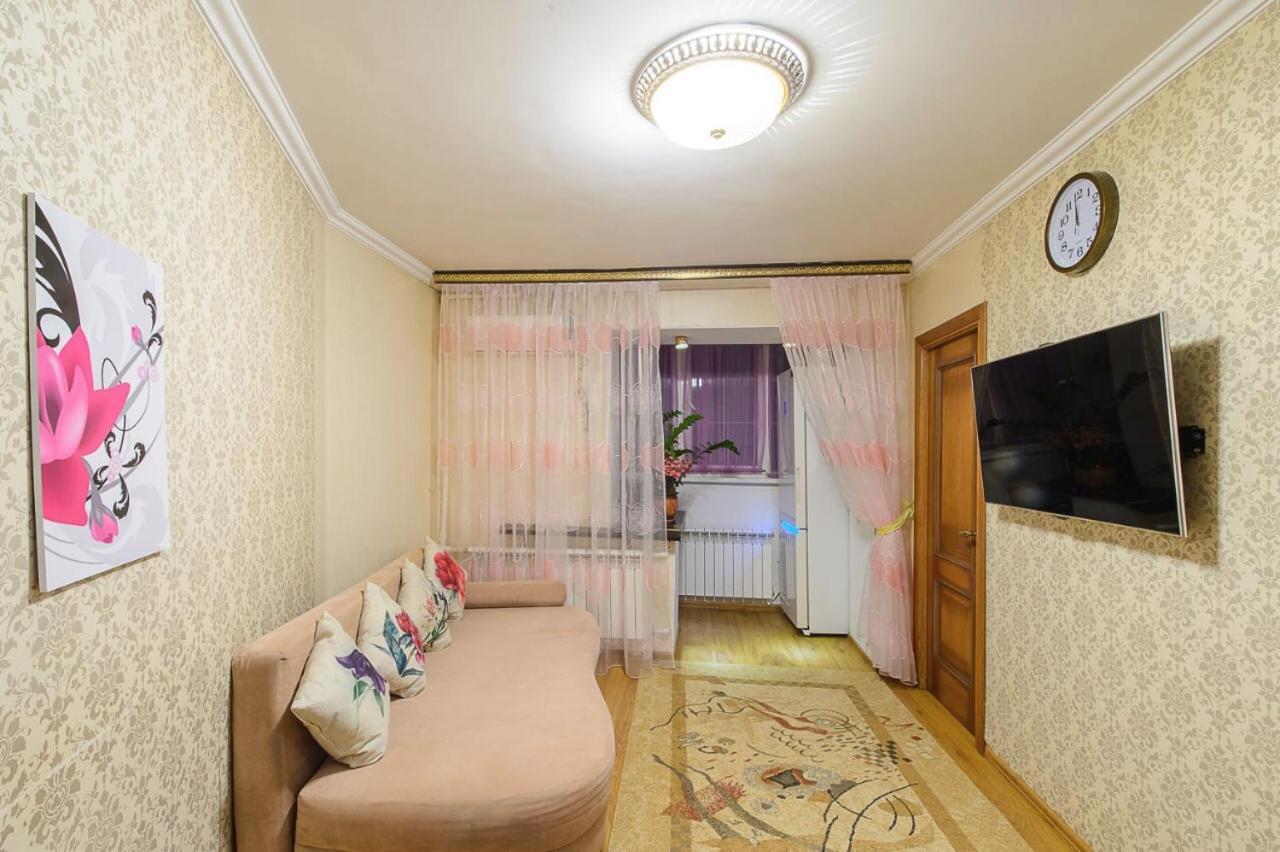 Apartamento Золотой Квадрат Шевченко 75 Almatý Exterior foto